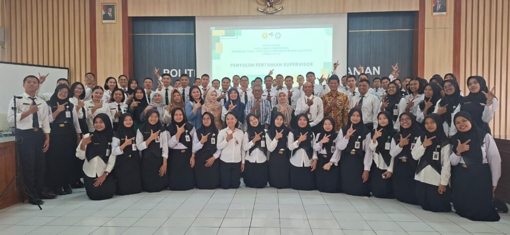 030826 Tak Sekedar Lulus 163 Mahasiswa Polbangtan Kementan Kantongi Bekal Kompetensi untuk Taklukkan Dunia Kerja